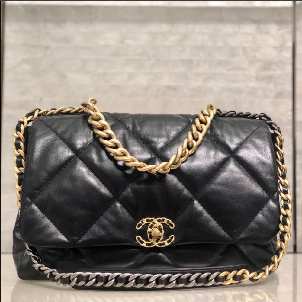🖤✨Chanel 19 Maxi Bag✨🖤 - Picture 1 of 4